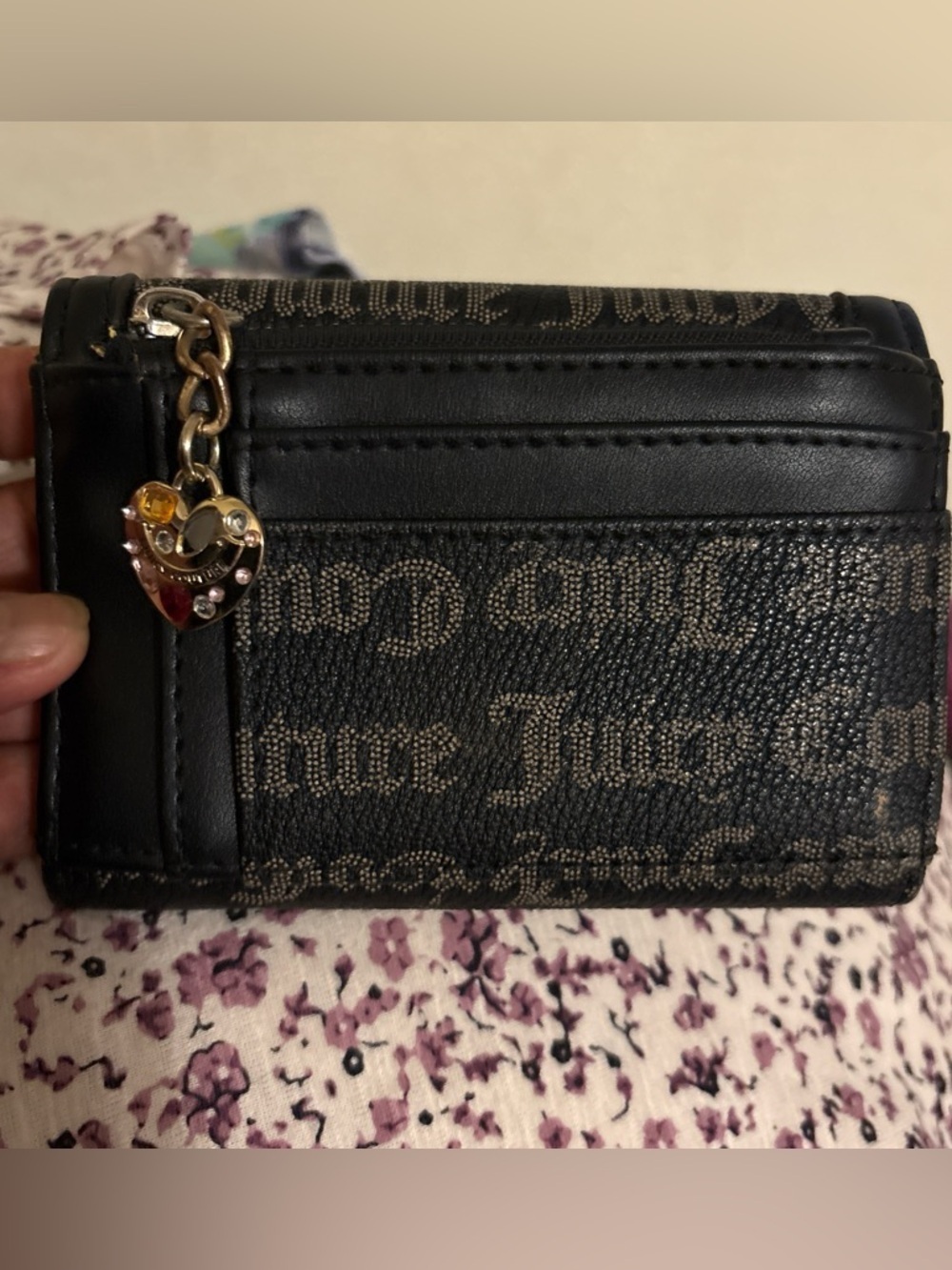 Juicy Couture Black Logo Heart-Emblem Wallet - Picture 2 of 15